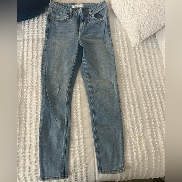 Zara Pants - Zara straight leg high waist jeans